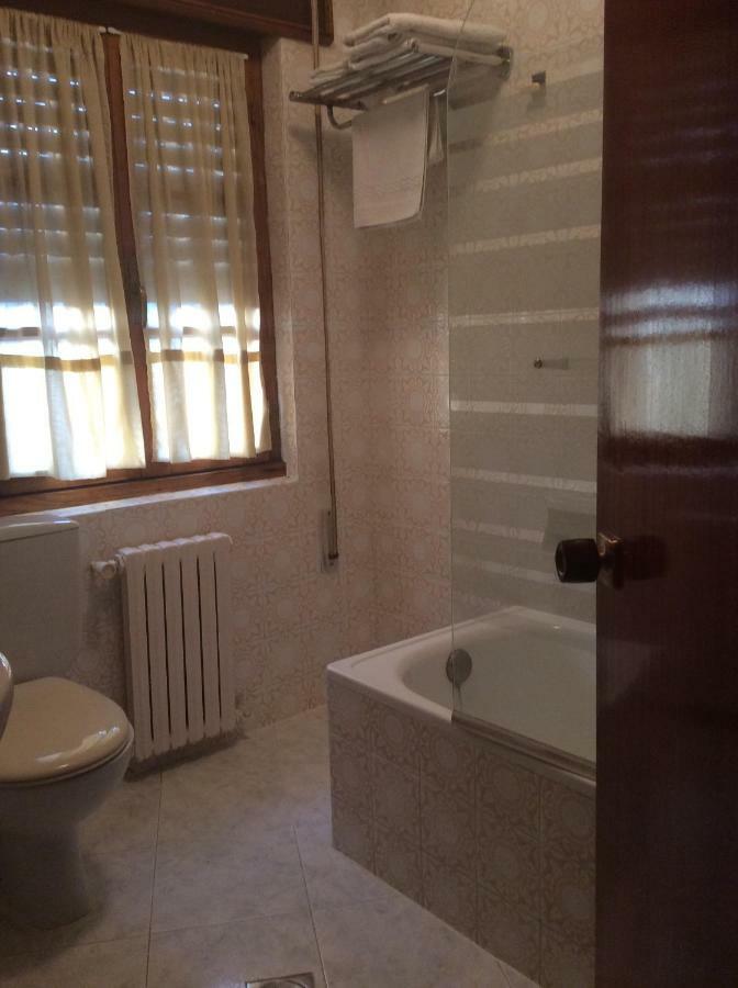 Hotel La Bilbaina De וגדאו מראה חיצוני תמונה